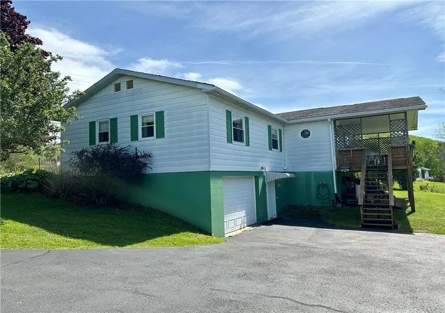 Homes for sale in Bradford Town, PA | 604 W Corydon St, Bradford Town, PA 16701 | MLS# R1685192