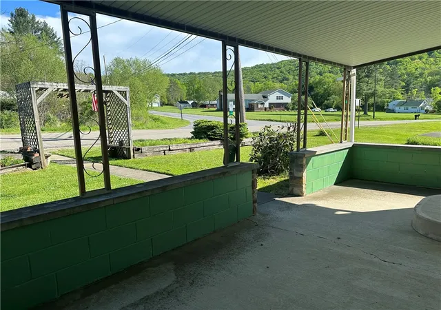 Homes for sale in Bradford Town, PA | 604 W Corydon St, Bradford Town, PA 16701 | MLS# R1685192