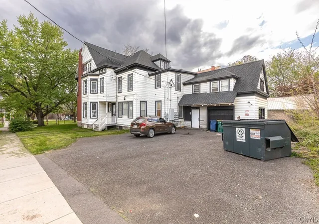 3rd image of 900 Danforth St, Syracuse, NY 13208 | MLS# S1680291