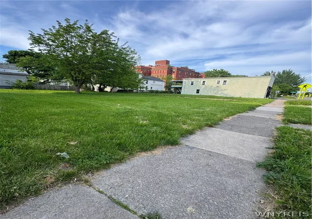 2nd image of 518 Ferry Ave, Niagara Falls, NY 14301 | MLS# B1684306