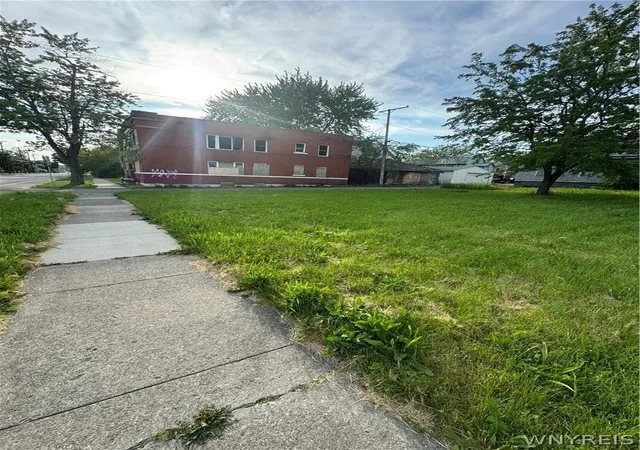 4th image of 518 Ferry Ave, Niagara Falls, NY 14301 | MLS# B1684306