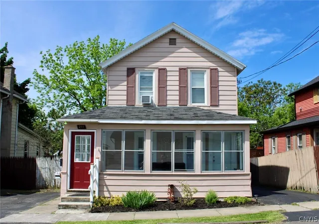 Homes for sale in Syracuse, NY | 211 Pharis St, Syracuse, NY 13204 | MLS# S1684514