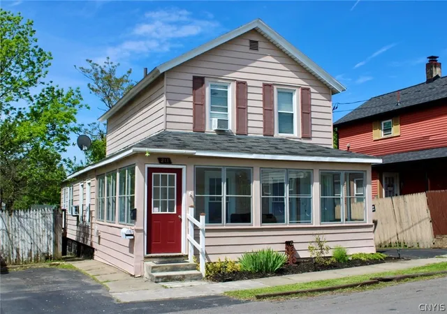 Homes for sale in Syracuse, NY | 211 Pharis St, Syracuse, NY 13204 | MLS# S1684514