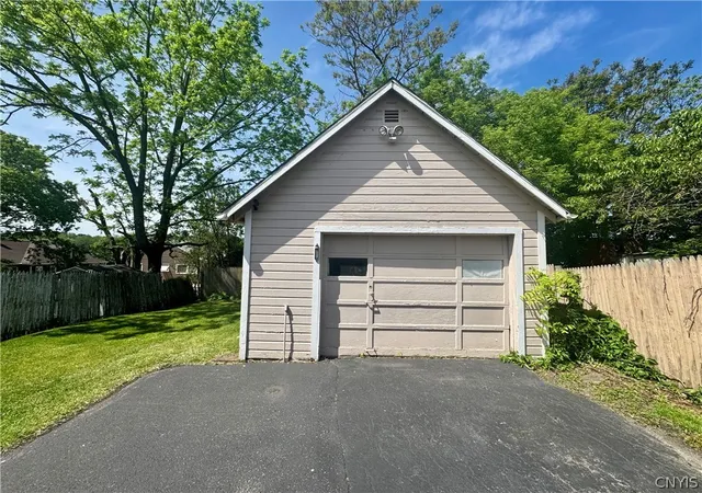 Homes for sale in Syracuse, NY | 211 Pharis St, Syracuse, NY 13204 | MLS# S1684514