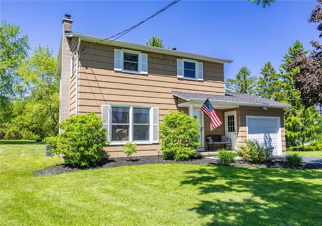 Homes for sale in Hamlin, NY | 172 Hidden Creek Ln, Hamlin, NY 14464 | MLS# R1683782