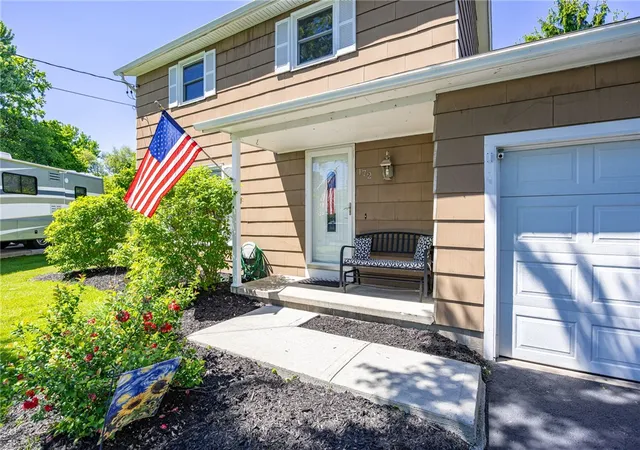 Homes for sale in Hamlin, NY | 172 Hidden Creek Ln, Hamlin, NY 14464 | MLS# R1683782