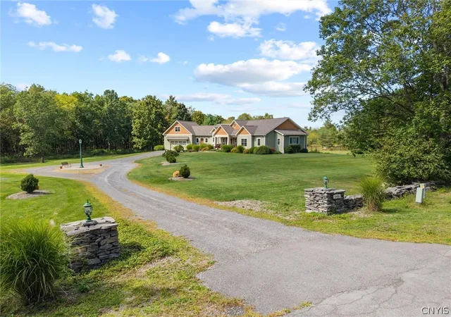 Photo 5 of Sale Pending at 8456 Brae Leure Rd, Manlius, NY 13104 | MLS# S1685265 | Listing updated on 2026-06-28