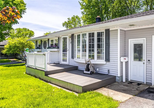 Homes for sale in Gates, NY | 7 E Crest Dr, Gates, NY 14606 | MLS# R1683609