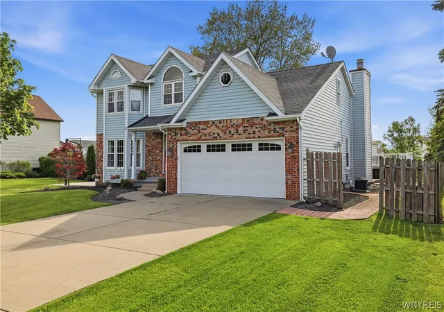 2nd image of 7224 Winbert Dr, Wheatfield, NY 14120 | MLS# B1685207