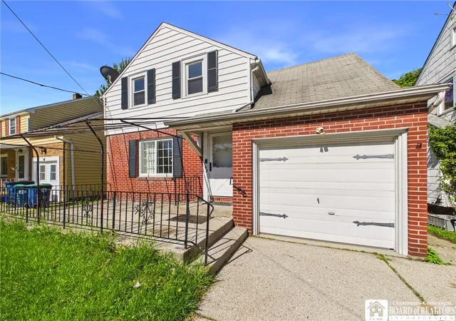 Homes for sale in Amherst, NY | 182 Springville Ave, Amherst, NY 14226 | MLS# R1682732