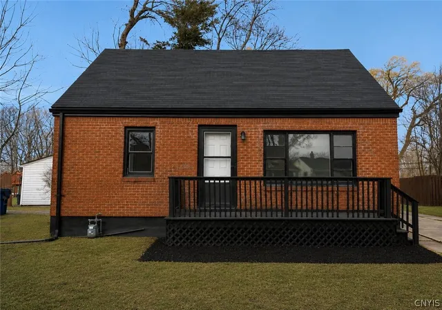 Homes for sale in Lackawanna, NY | 92 Sharon Pkwy, Lackawanna, NY 14218 | MLS# S1685430