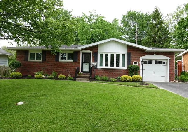 Homes for sale in Hamburg, NY | 55 Byrd Dr, Hamburg, NY 14075 | MLS# B1684544
