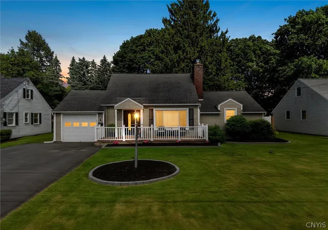 1st image of 6 Fay Park Dr, Salina, NY 13212 | MLS# S1684351