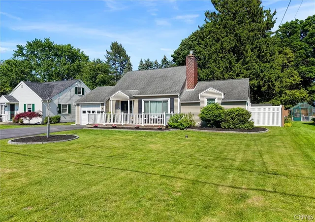 2nd image of 6 Fay Park Dr, Salina, NY 13212 | MLS# S1684351