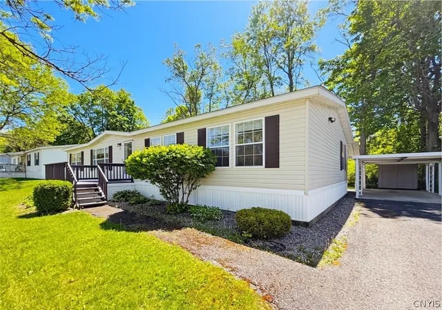 Homes for sale in New Hartford, NY | 84 Millstream Ct, New Hartford, NY 13321 | MLS# S1685124