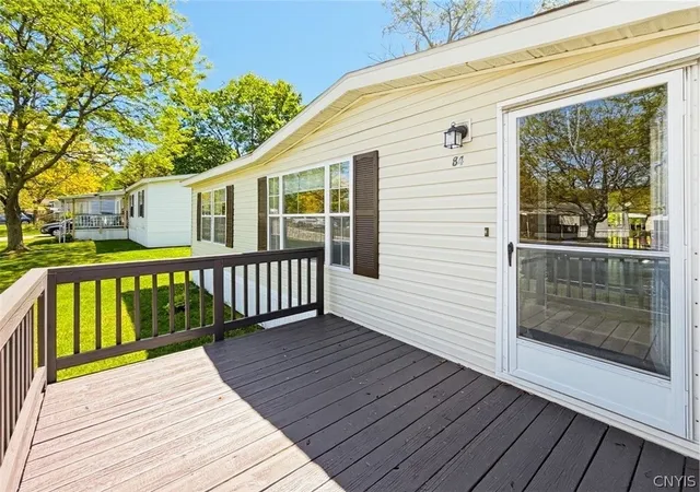 Homes for sale in New Hartford, NY | 84 Millstream Ct, New Hartford, NY 13321 | MLS# S1685124