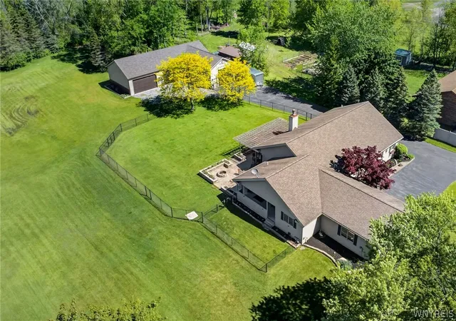 5th image of 4119 Beach Ridge Rd, Pendleton, NY 14120 | MLS# B1685193
