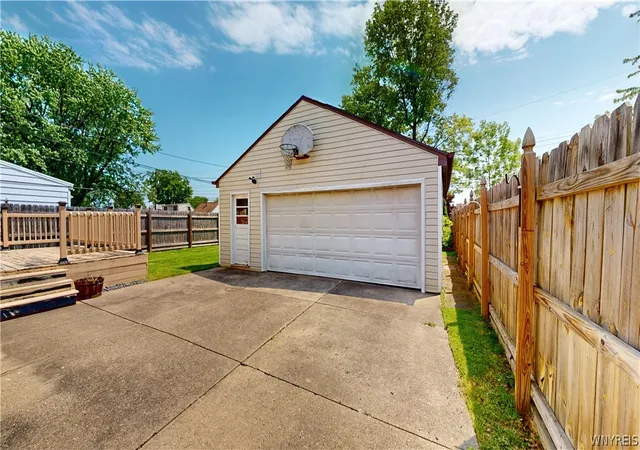 2nd image of 55 Fontaine Dr, Cheektowaga, NY 14215 | MLS# B1684343