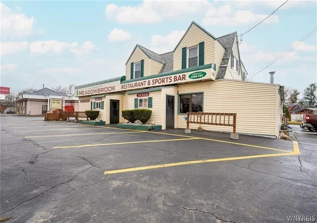 Homes for sale in Evans, NY | 6848 Erie Rd, Evans, NY 14047 | MLS# B1685490