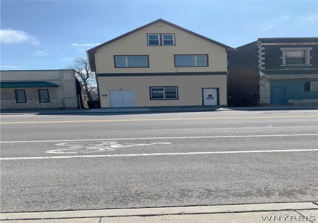 Homes for sale in Lackawanna, NY | 503 505 Ridge Rd, Lackawanna, NY 14218 | MLS# B1681186