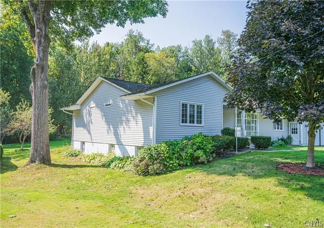 Homes for sale in Rome, NY | 8657 Teugega Point Rd, Rome, NY 13440 | MLS# S1685454