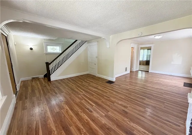 4th image of 14 Midway Ave, Buffalo, NY 14215 | MLS# R1685513