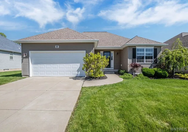 Homes for sale in Grand Island, NY | 85 Cottagewood Ln, Grand Island, NY 14072 | MLS# B1684740
