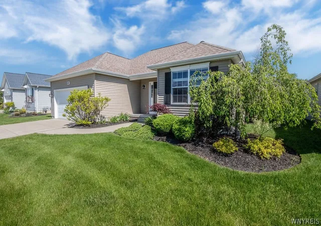 Homes for sale in Grand Island, NY | 85 Cottagewood Ln, Grand Island, NY 14072 | MLS# B1684740