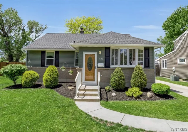 1st image of 426 Ashford Ave, Tonawanda, NY 14150 | MLS# B1685069