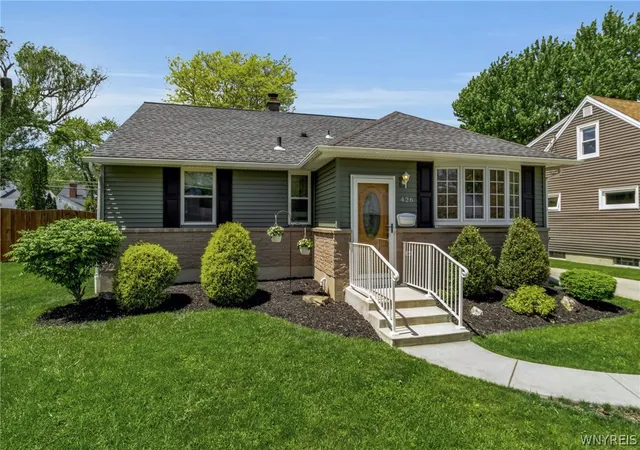 2nd image of 426 Ashford Ave, Tonawanda, NY 14150 | MLS# B1685069