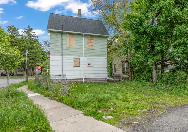 Homes for sale in Rochester, NY | 1069 N Goodman St, Rochester, NY 14609 | MLS# R1683620