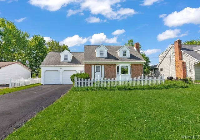 Homes for sale in Grand Island, NY | 1788 Bedell Rd, Grand Island, NY 14072 | MLS# B1684743
