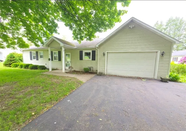 Homes for sale in Horseheads, NY | 105 Babcock Rd, Horseheads, NY 14845 | MLS# R1685549