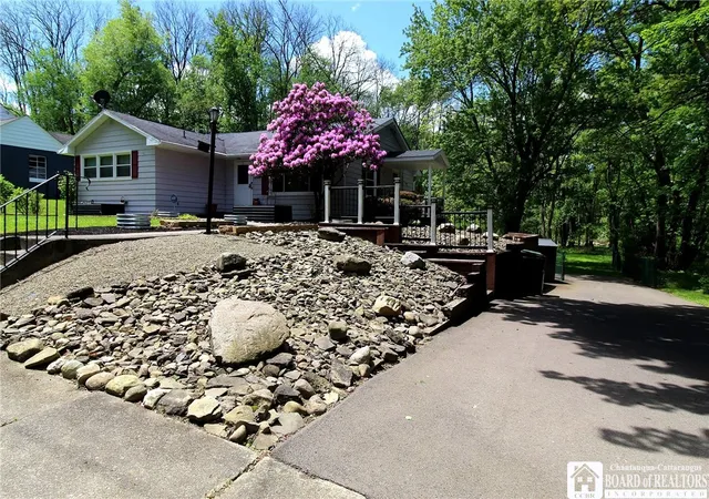 Photo 3 of Sale Pending at 221 Willow Ave, Jamestown, NY 14701 | MLS# R1685613 | Listing updated on 2026-07-21