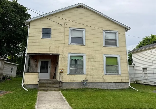 Homes for sale in Auburn, NY | 64 Walnut St, Auburn, NY 13021 | MLS# R1672600