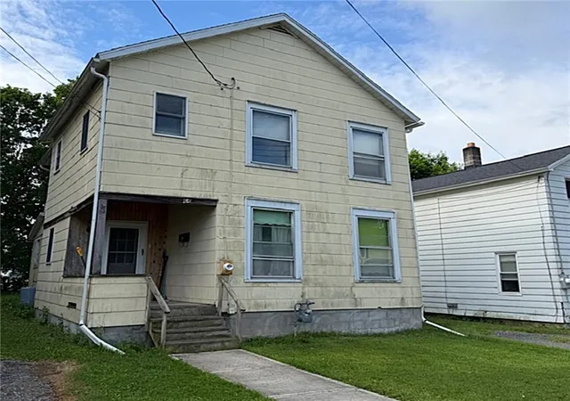 Homes for sale in Auburn, NY | 64 Walnut St, Auburn, NY 13021 | MLS# R1672600