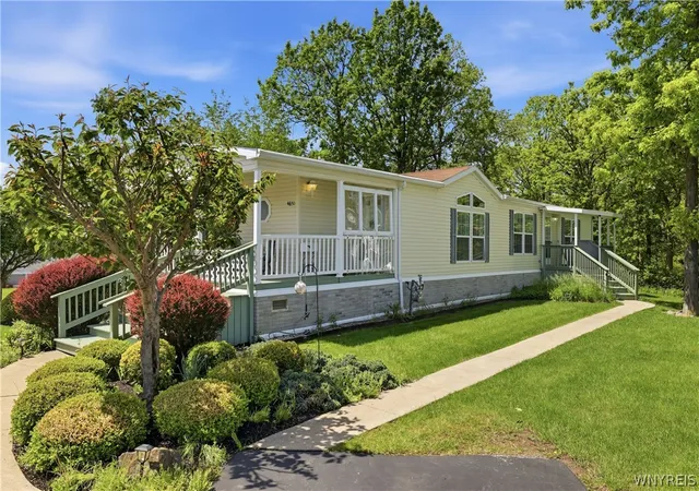 Homes for sale in Clarence, NY | 4650 Stonebridge, Clarence, NY 14031 | MLS# B1685498