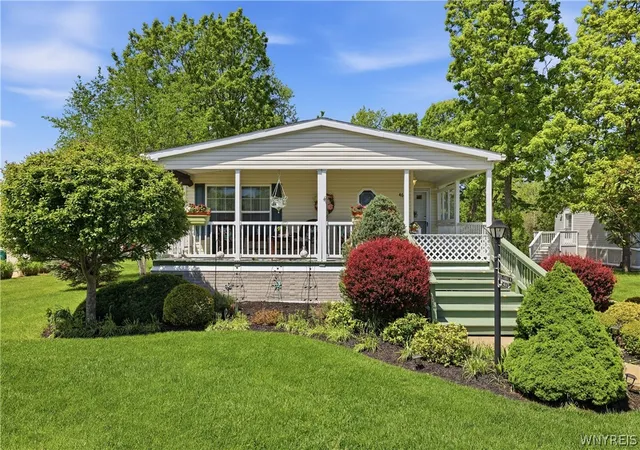 Homes for sale in Clarence, NY | 4650 Stonebridge, Clarence, NY 14031 | MLS# B1685498