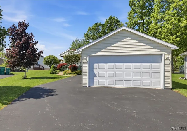 Homes for sale in Clarence, NY | 4650 Stonebridge, Clarence, NY 14031 | MLS# B1685498