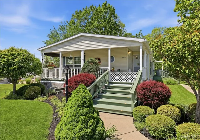 Homes for sale in Clarence, NY | 4650 Stonebridge, Clarence, NY 14031 | MLS# B1685498