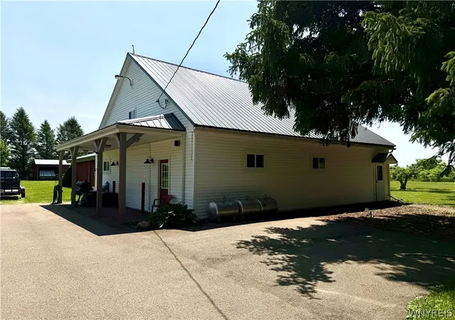 4th image of 1355 Brant North Collins Rd, North Collins, NY 14111 | MLS# B1685405