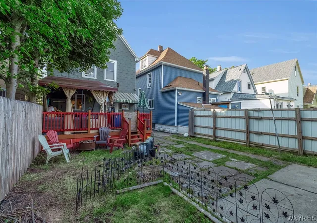 Homes for sale in Buffalo, NY | 61 Royal Ave, Buffalo, NY 14207 | MLS# B1685451