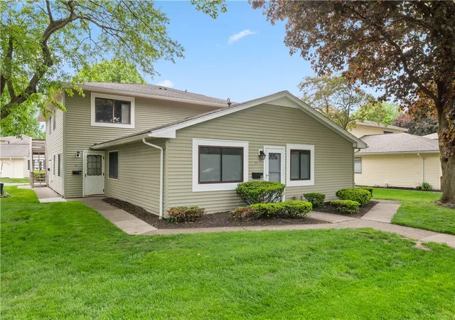 2nd image of 71 Lincoln Mills Rd, East Rochester, NY 14445 | MLS# R1685230