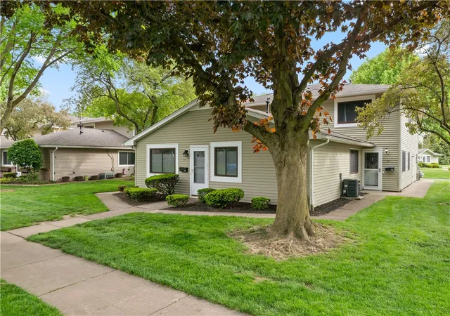 2nd image of 71 Lincoln Mills Rd, East Rochester, NY 14445