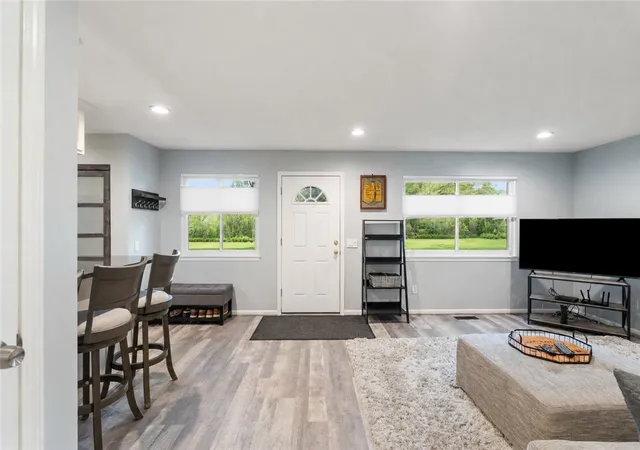 Listing Photo 3 - Condo for sale in building located at 71 Lincoln Mills Rd, East Rochester, NY 14445