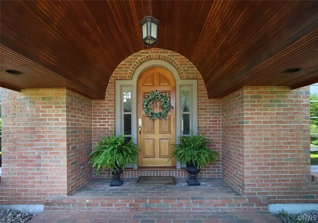 Photo 2 of Sale Pending at 8410 Hobnail Rd, Manlius, NY 13104 | MLS# S1685373 | Listing updated on 2026-06-03