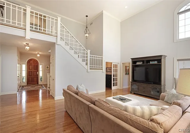 Photo 3 of Sale Pending at 8410 Hobnail Rd, Manlius, NY 13104 | MLS# S1685373 | Listing updated on 2026-06-03
