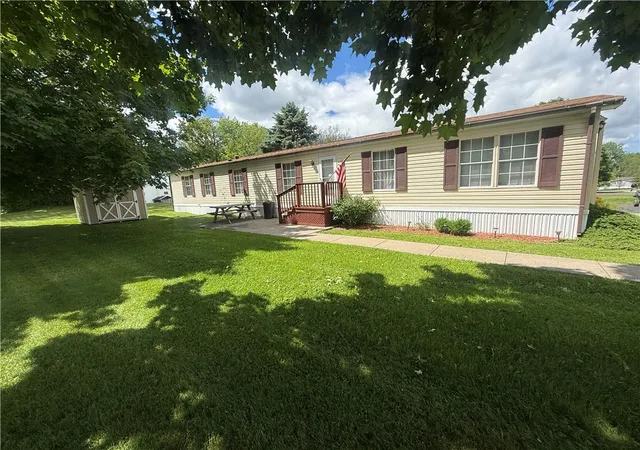 Homes for sale in Waterloo, NY | 5 Arrowhead Dr, Waterloo, NY 13165 | MLS# R1685433