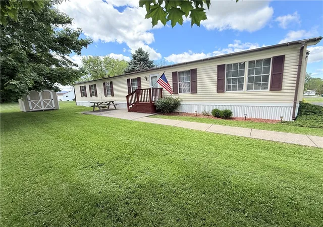 Homes for sale in Waterloo, NY | 5 Arrowhead Dr, Waterloo, NY 13165 | MLS# R1685433
