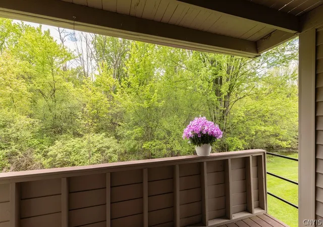 3rd image of 156 Watertree Dr, De Witt, NY 13057